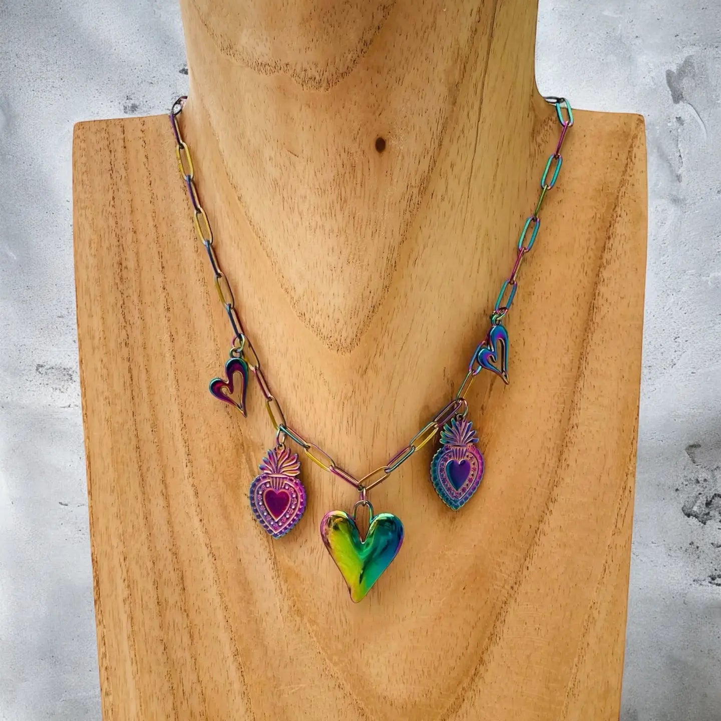 Lexy ketting van roestvrij staal met regenboogkleurige hangers