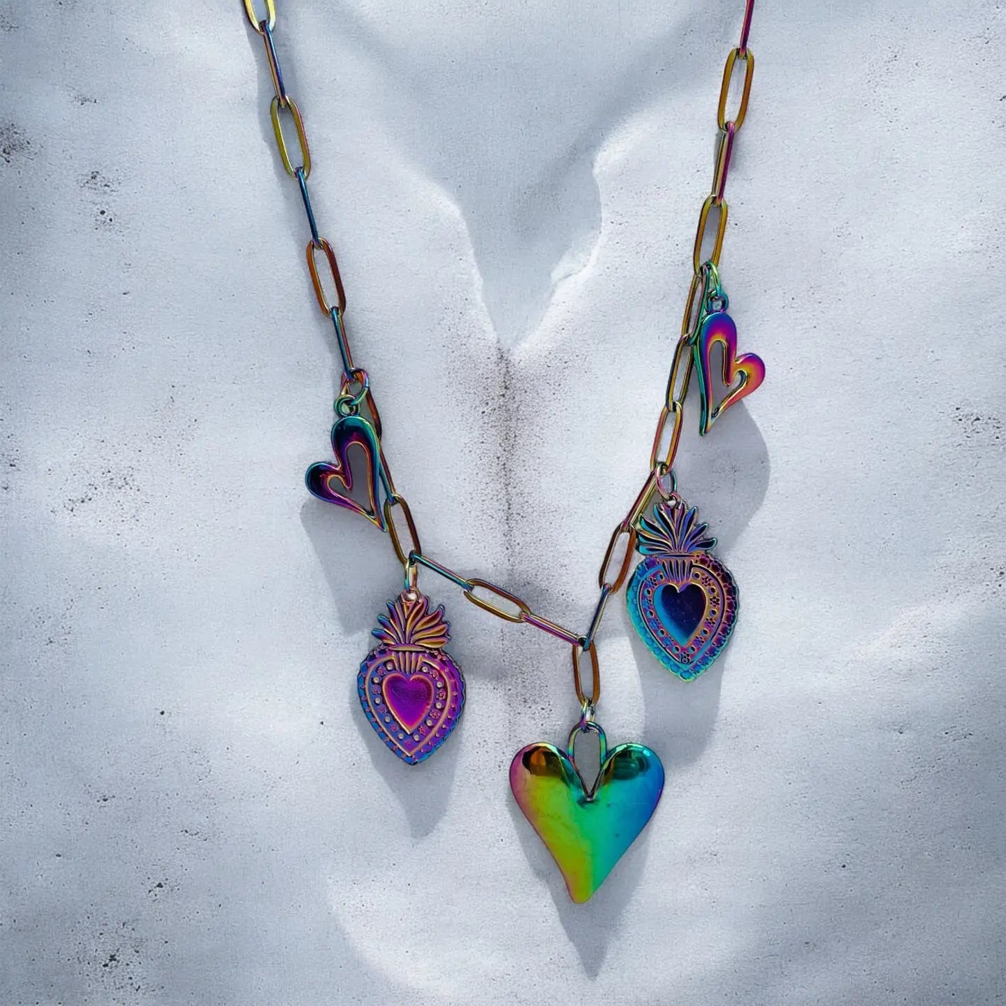 Lexy ketting van roestvrij staal met regenboogkleurige hangers